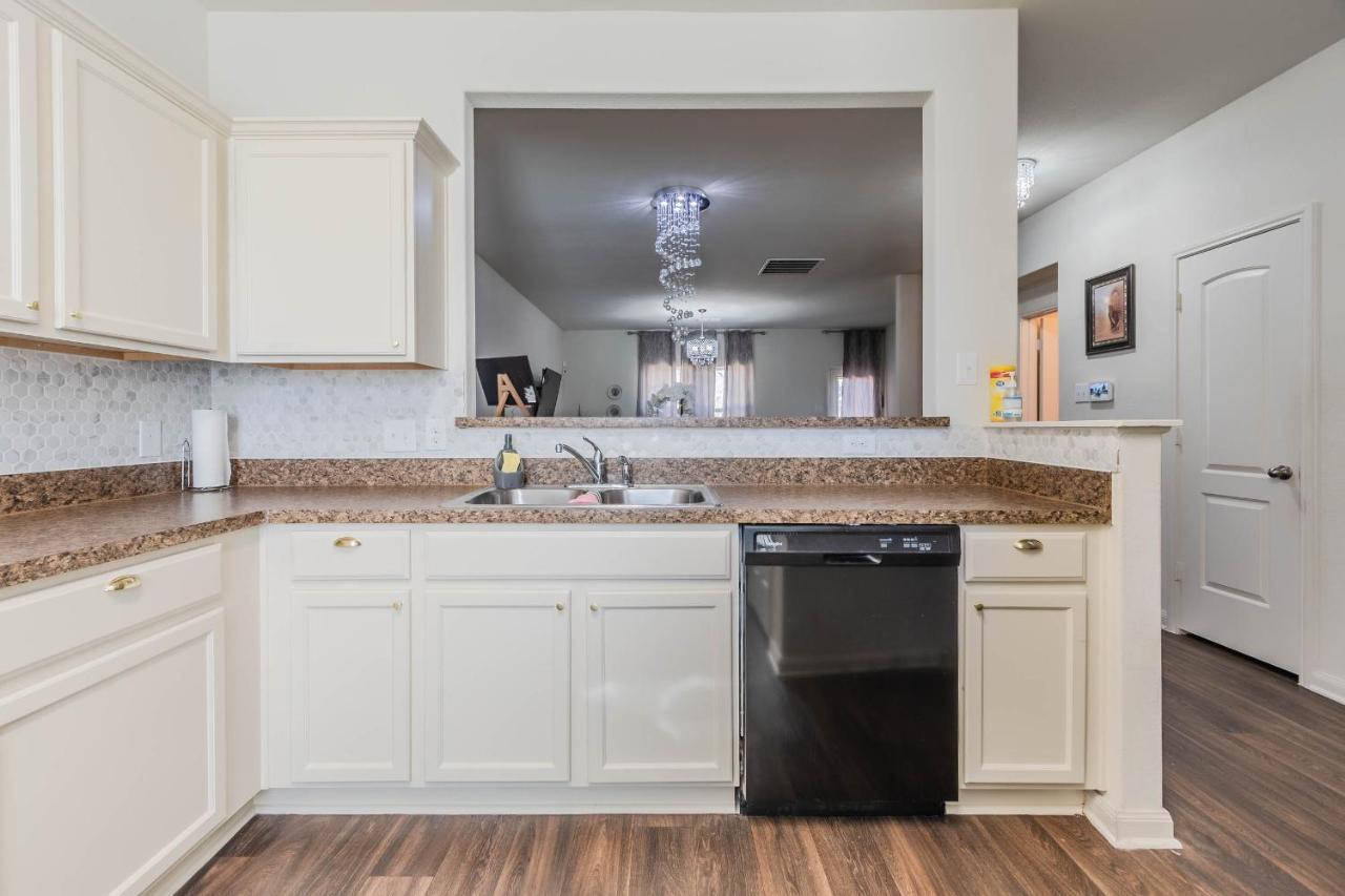 Luxury 5Br Dallas Retreat With Business Amenities - Perfect For Business Travelers, Families & Groups Eksteriør bilde