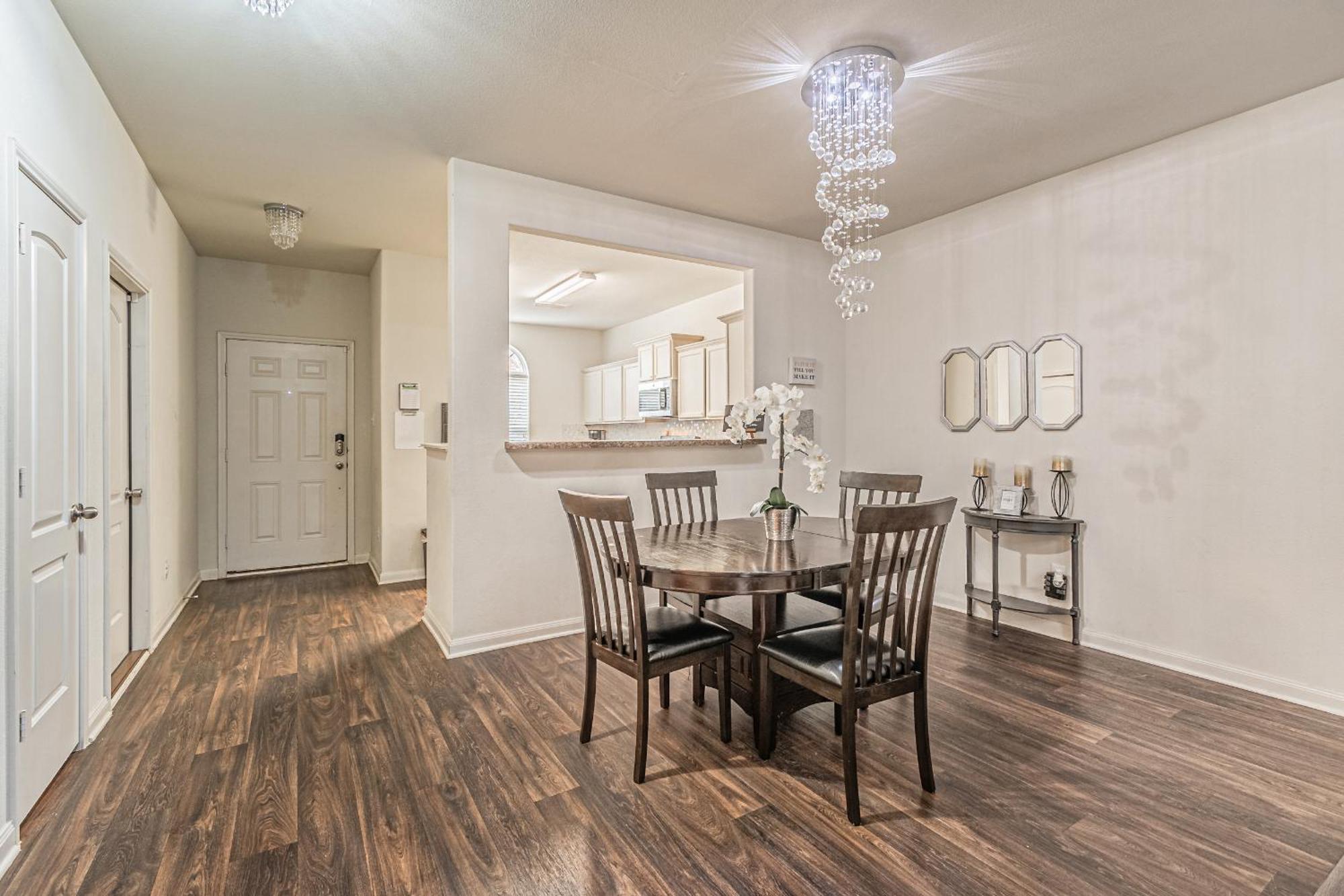 Luxury 5Br Dallas Retreat With Business Amenities - Perfect For Business Travelers, Families & Groups Eksteriør bilde