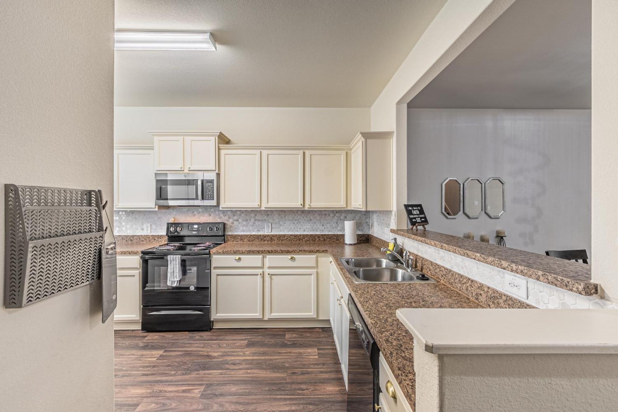Luxury 5Br Dallas Retreat With Business Amenities - Perfect For Business Travelers, Families & Groups Eksteriør bilde
