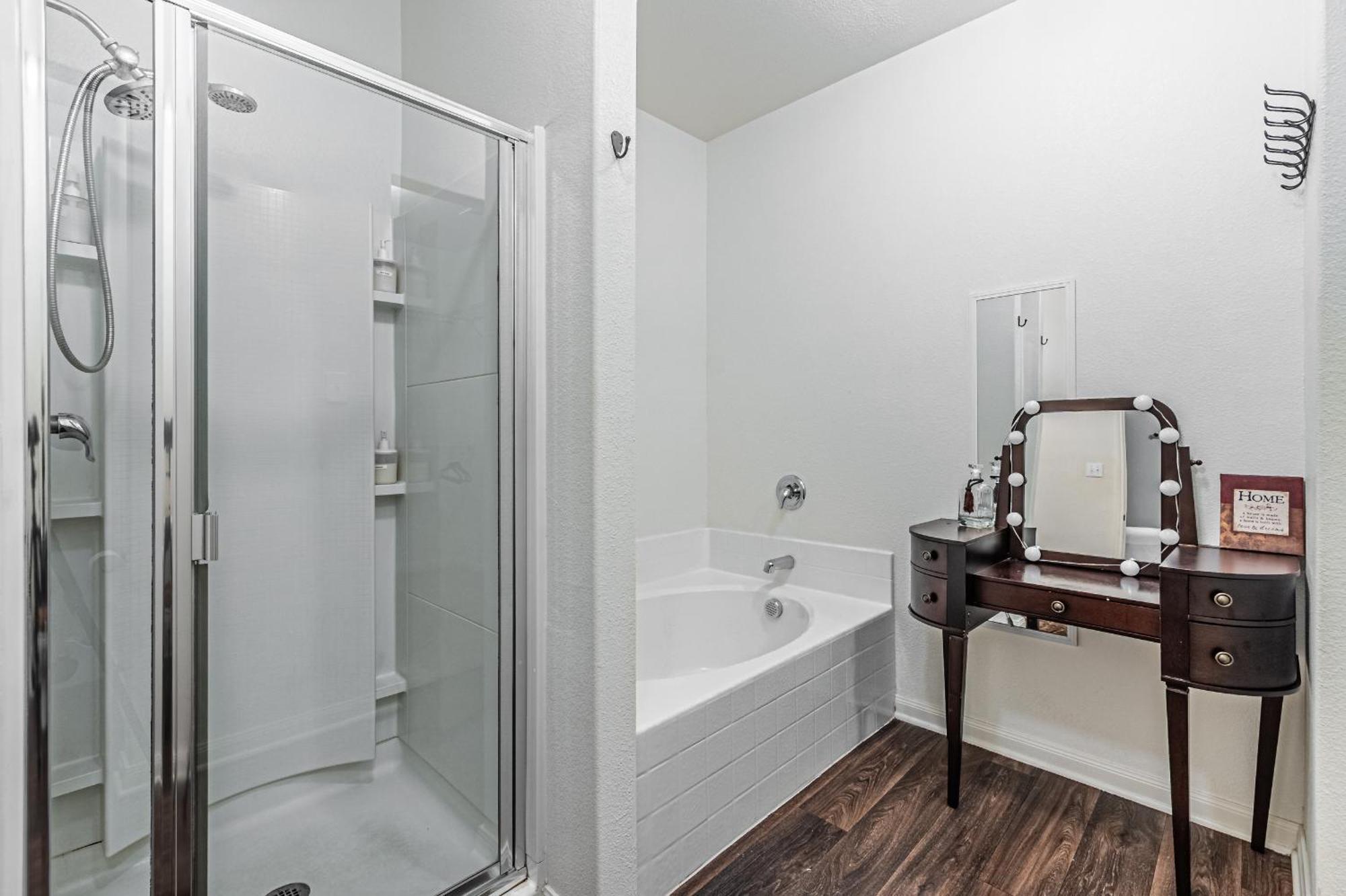 Luxury 5Br Dallas Retreat With Business Amenities - Perfect For Business Travelers, Families & Groups Eksteriør bilde