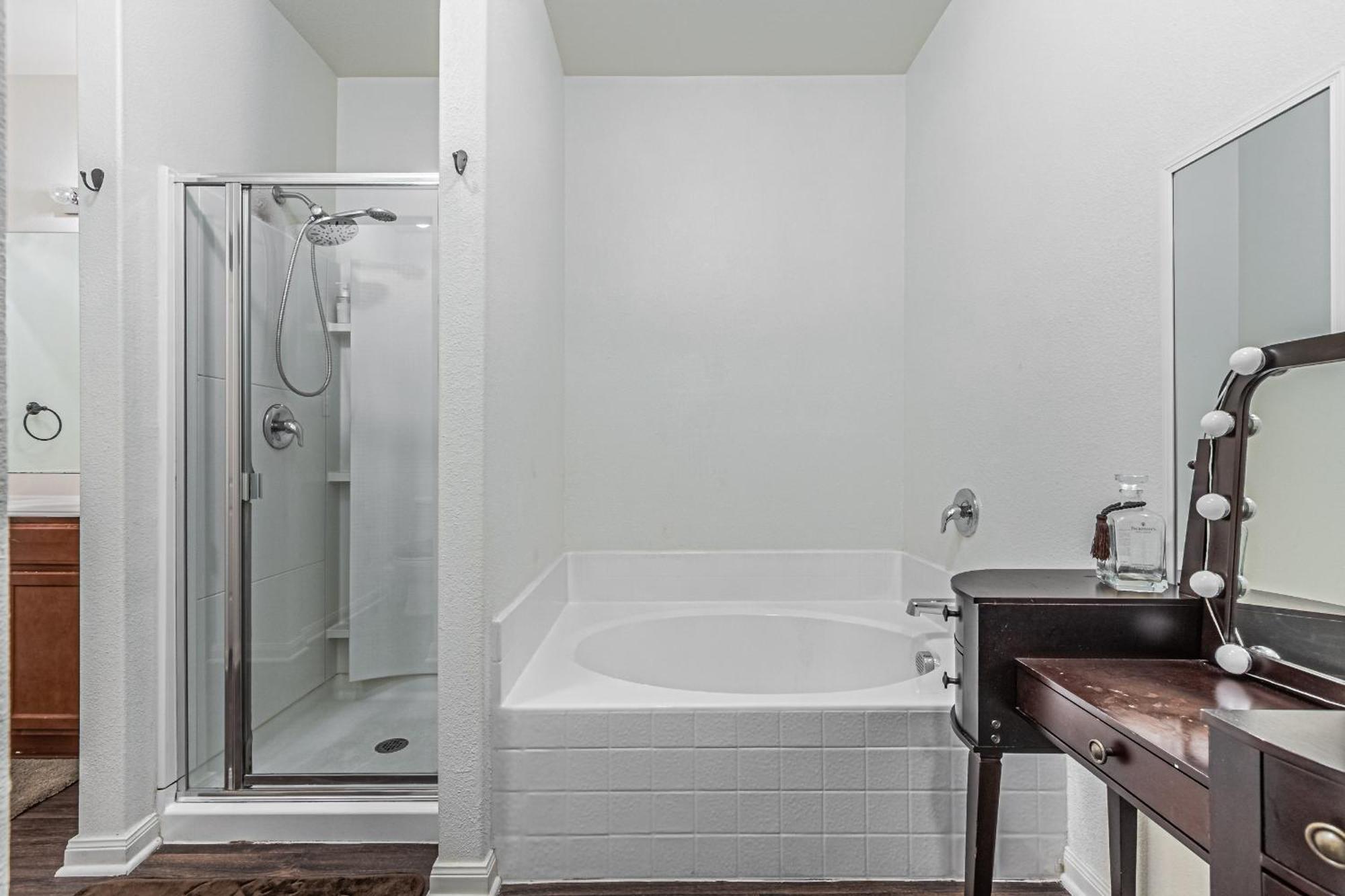 Luxury 5Br Dallas Retreat With Business Amenities - Perfect For Business Travelers, Families & Groups Eksteriør bilde