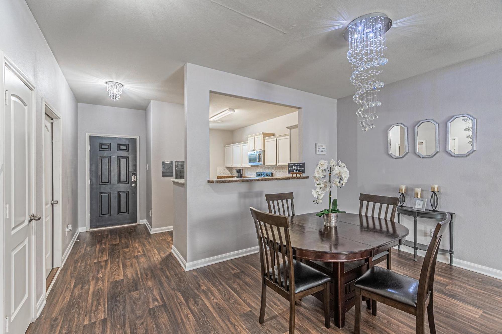 Luxury 5Br Dallas Retreat With Business Amenities - Perfect For Business Travelers, Families & Groups Eksteriør bilde